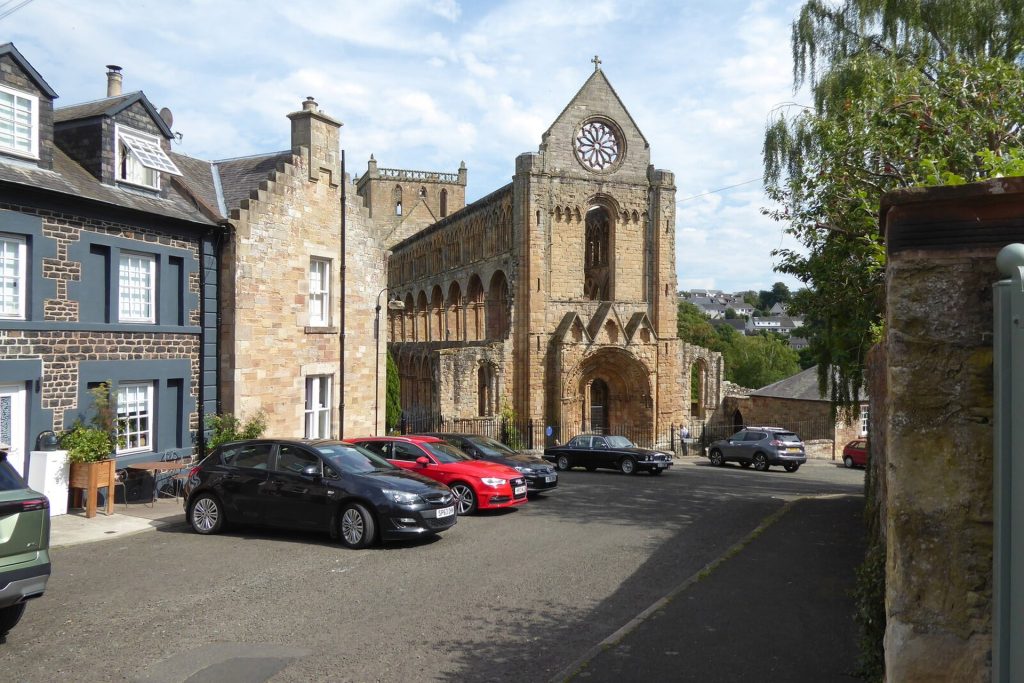 Abbey Close and Jedburgh Abbey